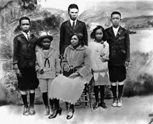 Jackie Robinson with family