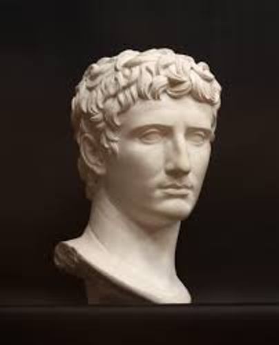 Augustus head Statue