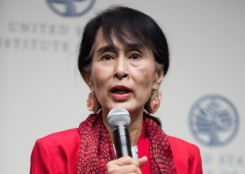 Aung San Suu Kyi Bilder / Leger grijpt de macht in Myanmar: Aung San Suu Kyi ... : Freedom from fear and other writings.