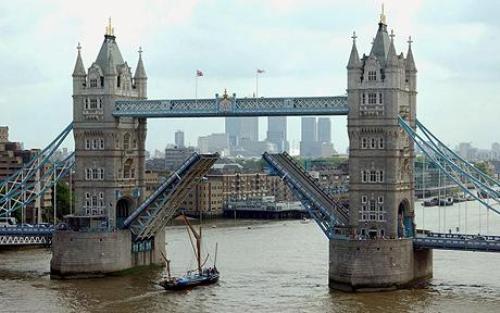 Facts about The London Bridge